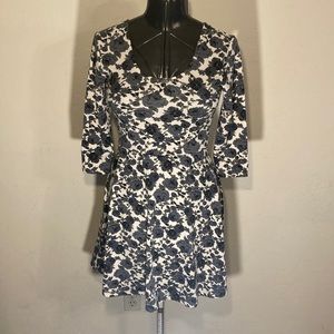 Tomsware White and Grey Floral Rose Dress